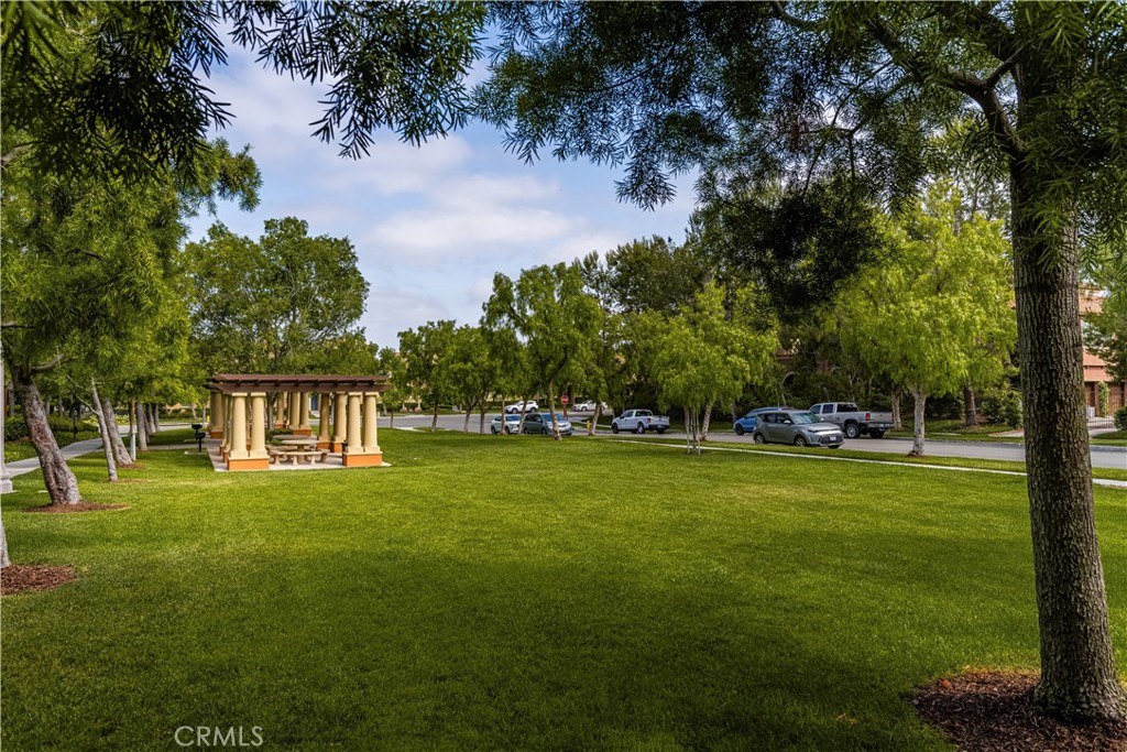 https://media.crmls.org/medias/2fa6a65f-8243-4ec9-8393-76d456195b7f.jpg?preset=X-Large