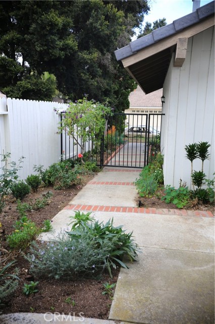 Detail Gallery Image 3 of 24 For 5022 Paseo De Vega, Irvine,  CA 92603 - 4 Beds | 2/1 Baths
