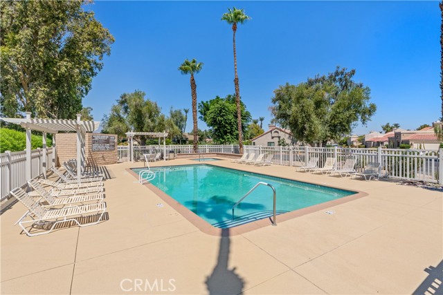 41915 Preston Trail, Palm Desert CA: https://media.crmls.org/medias/2fa6e57e-71cf-4468-a225-71742af70c02.jpg
