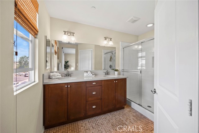 17539 Riverstone Court, Fountain Valley CA: https://media.crmls.org/medias/2fa6f9cb-3f3e-4427-aee0-071c0f307ba3.jpg