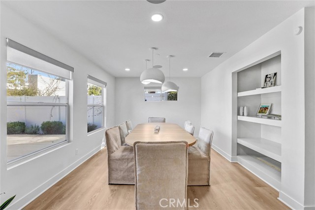 Detail Gallery Image 12 of 46 For 23245 Gonzales Dr, Woodland Hills,  CA 91367 - 5 Beds | 3 Baths