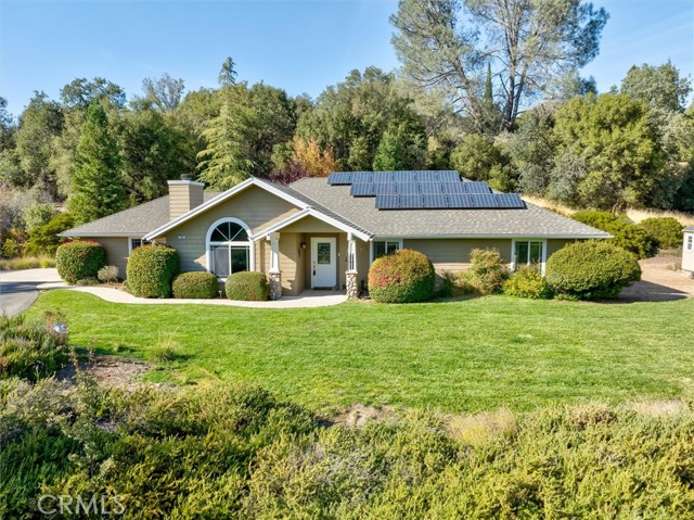 Detail Gallery Image 1 of 49 For 41801 Loch Lomond Ln, Oakhurst,  CA 93644 - 4 Beds | 2 Baths