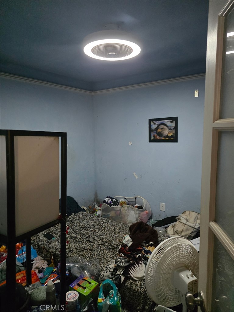 https://media.crmls.org/medias/2fa8435a-7662-4fac-bdf6-2636ec7364df.jpg?preset=X-Large