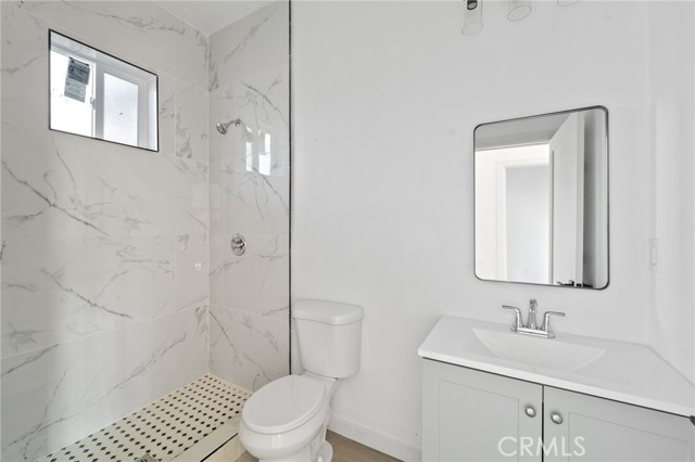 Detail Gallery Image 6 of 18 For 8512 Wilbur Ave, Northridge,  CA 91324 - 4 Beds | 2 Baths