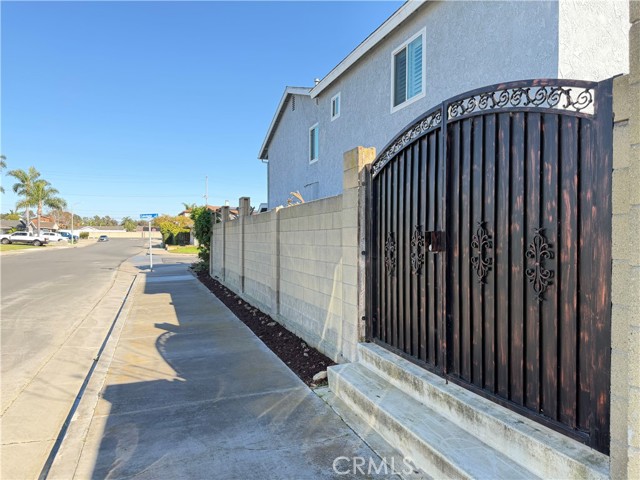 Detail Gallery Image 32 of 32 For 17891 Caledonia Cir, Huntington Beach,  CA 92647 - 5 Beds | 3/2 Baths