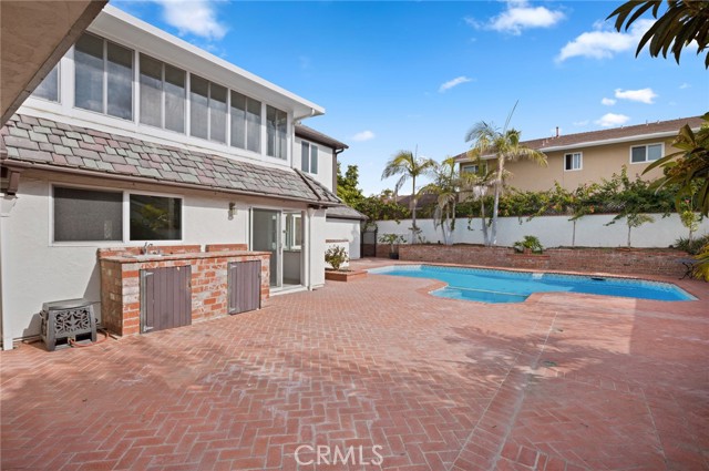 1300 Antigua Way, Newport Beach CA: https://media.crmls.org/medias/2fa90b7d-e33c-4eb4-9849-3803f1aa6049.jpg