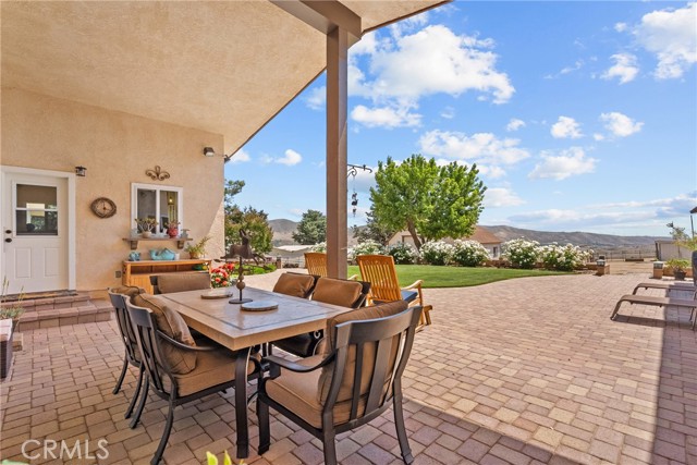 39662 86th W Street, Leona Valley CA: https://media.crmls.org/medias/2fa9d933-beb1-48e6-898c-29d4d11a51a1.jpg