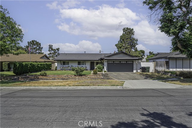 Detail Gallery Image 1 of 25 For 371 S Alexander Ave, Upland,  CA 91786 - 3 Beds | 2 Baths