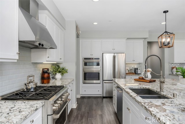 Detail Gallery Image 4 of 44 For 17183 Compass Dr, Riverside,  CA 92503 - 5 Beds | 4/1 Baths