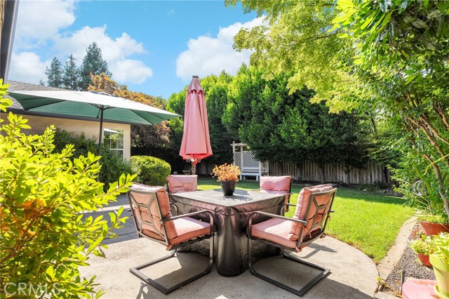 12 Smith Brothers Court, Chico CA: https://media.crmls.org/medias/2faa72b7-b59d-4ac7-aec2-fac64d980ac1.jpg