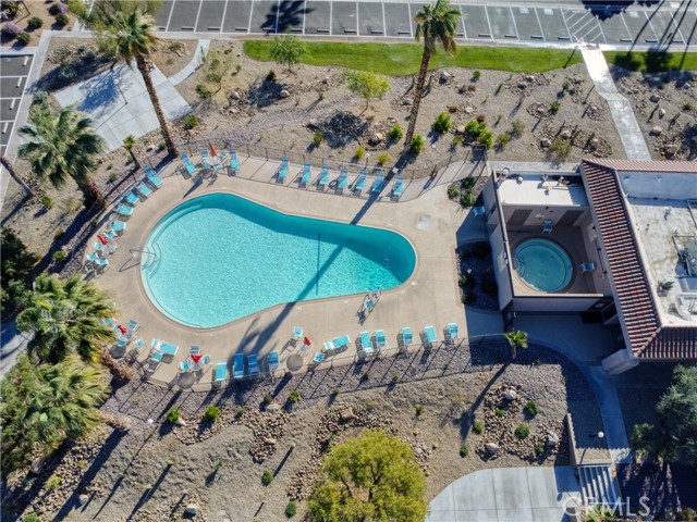 Detail Gallery Image 11 of 15 For 358 Club Circle Dr, Palm Springs,  CA 92264 - 2 Beds | 2 Baths