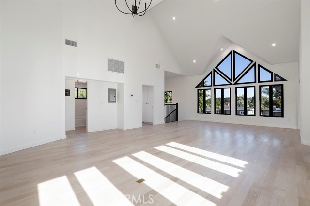 Detail Gallery Image 34 of 59 For 5633 E Deborah St, Long Beach,  CA 90815 - 5 Beds | 4 Baths