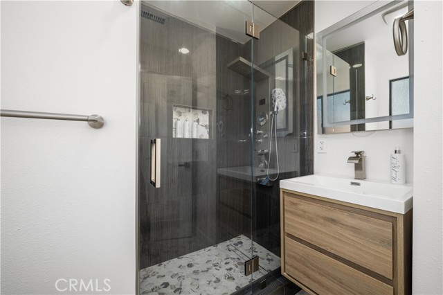 Detail Gallery Image 16 of 32 For 122 21st St, Huntington Beach,  CA 92648 - 3 Beds | 5/1 Baths