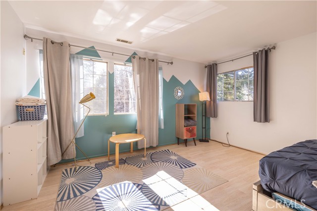 Detail Gallery Image 15 of 33 For 863 Ford Ln, Big Bear Lake,  CA 92315 - 4 Beds | 3/1 Baths