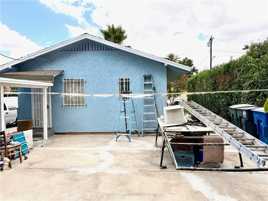 https://media.crmls.org/medias/2faba491-0f02-4317-a402-88fbbd01de70.jpg?preset=X-Large