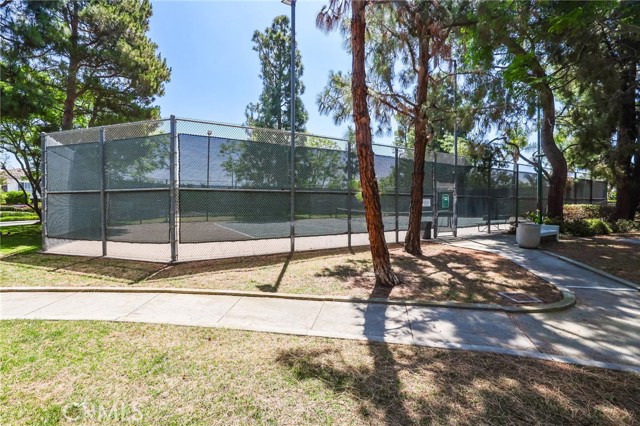 2348 Sunningdale Drive, Tustin CA: https://media.crmls.org/medias/2fabbed5-7caf-4907-bb25-71558f136173.jpg