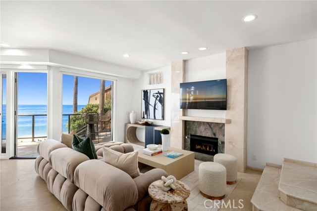 Detail Gallery Image 19 of 56 For 921 Gaviota Dr, Laguna Beach,  CA 92651 - 7 Beds | 7/1 Baths