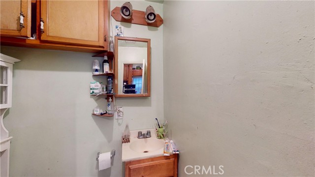 1726 E 47th Street, Los Angeles CA: https://media.crmls.org/medias/2facea9d-b5a1-4b35-ad32-20d88292811b.jpg