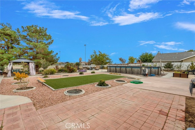 11359 Courtside, Victorville CA: https://media.crmls.org/medias/2fad99aa-cd5e-435b-8f20-7d20db6bd573.jpg