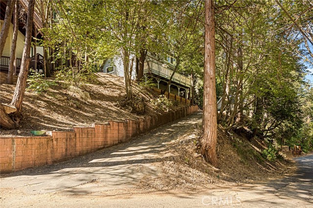 Detail Gallery Image 25 of 28 For 27941 Rainbow Dr, Lake Arrowhead,  CA 92352 - 3 Beds | 2 Baths