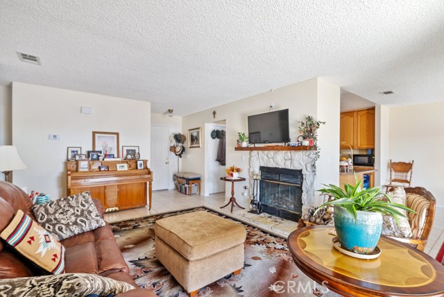 Detail Gallery Image 14 of 40 For 10335 Shahaptain Ave, Hesperia,  CA 92345 - 3 Beds | 2 Baths