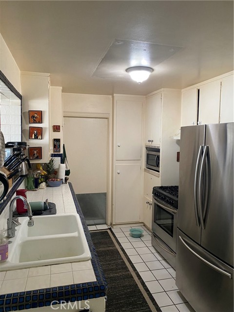 1210 7th Place, Hermosa Beach CA: https://media.crmls.org/medias/2faeea15-cf8f-4191-b517-f01607fd2cc9.jpg