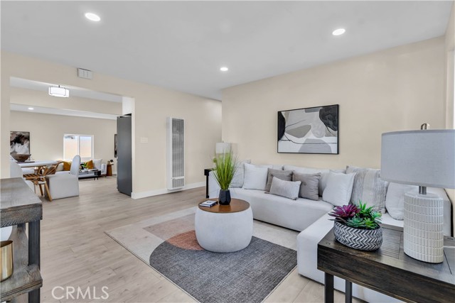 Detail Gallery Image 4 of 38 For 391 Zenith St, Chula Vista,  CA 91911 - 4 Beds | 2 Baths