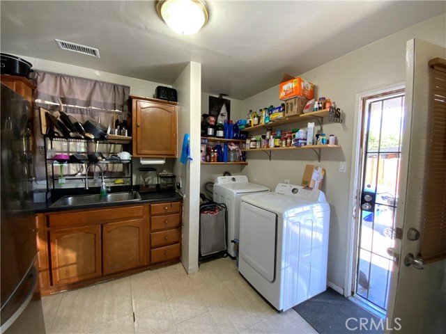 Detail Gallery Image 11 of 12 For 1336 Perris St, San Bernardino,  CA 92411 - 2 Beds | 1 Baths