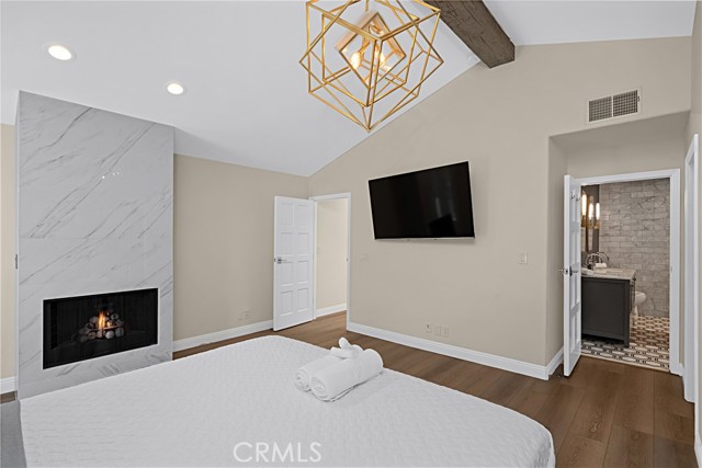 Detail Gallery Image 18 of 37 For 21047 Dumetz Rd, Woodland Hills,  CA 91364 - 4 Beds | 5 Baths