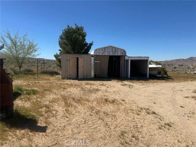 9772 Alamo, Lucerne Valley CA: https://media.crmls.org/medias/2fb0bf58-0d06-447f-992e-d1756b825f35.jpg