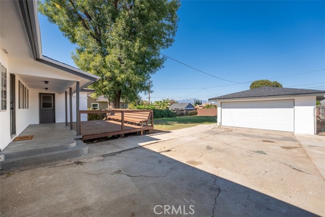 Detached Garage