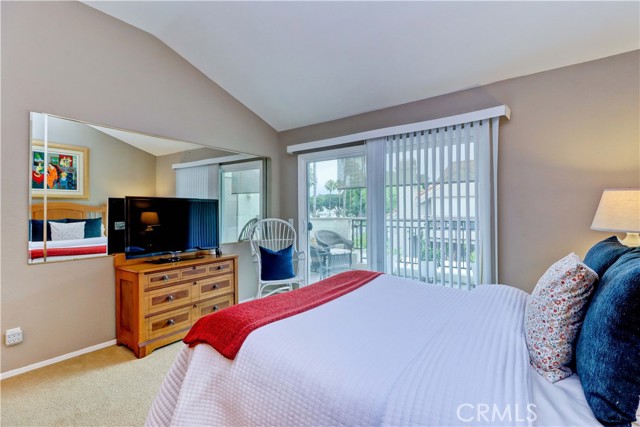 21982 Kitridge, Mission Viejo CA: https://media.crmls.org/medias/2fb0fe32-fd64-4b1a-9346-c7ac667fdc8e.jpg