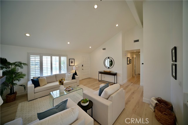 Detail Gallery Image 9 of 39 For 21651 Hilaria, Huntington Beach,  CA 92646 - 3 Beds | 2 Baths