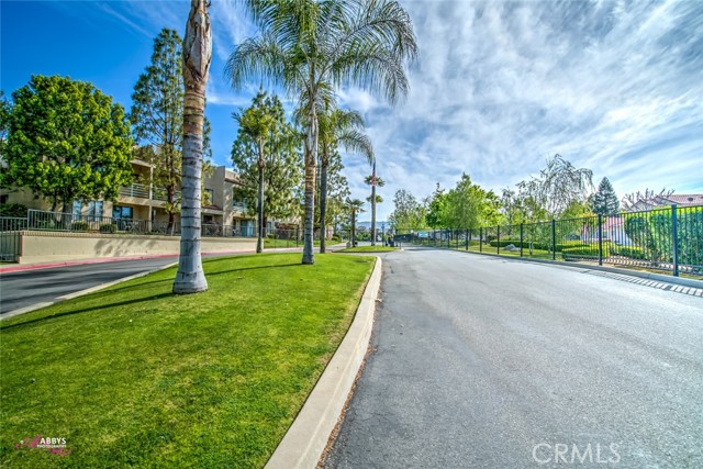 Detail Gallery Image 32 of 53 For 14902 Colonia De Las Rosas, Bakersfield,  CA 93306 - 3 Beds | 2 Baths