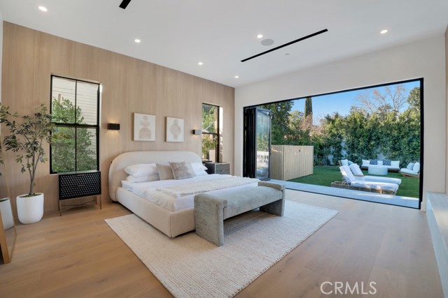 Detail Gallery Image 16 of 63 For 11107 Kling St, North Hollywood,  CA 91602 - 4 Beds | 4 Baths