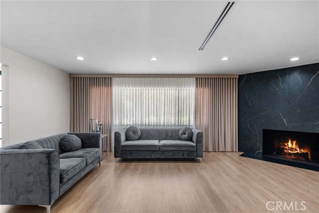 16810 Adlon Road, Encino CA: https://media.crmls.org/medias/2fb3ae07-8434-4111-aa40-31091c033ae4.jpg