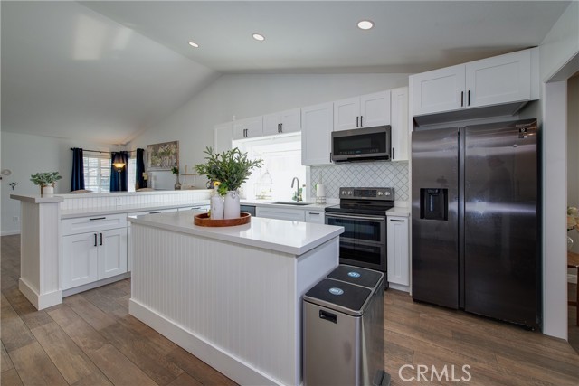 Detail Gallery Image 9 of 33 For 10444 Charleston Dr, Riverside,  CA 92503 - 4 Beds | 2 Baths