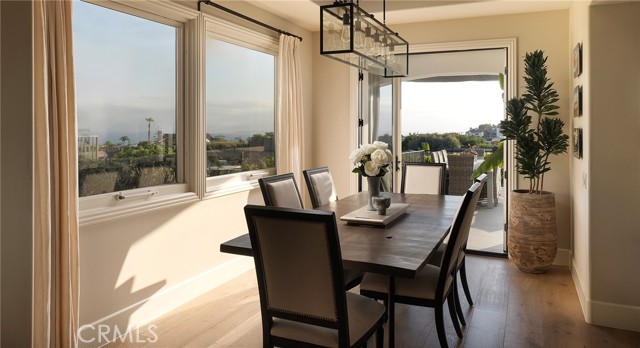 Detail Gallery Image 20 of 68 For 420 De Sola Ter, Corona Del Mar,  CA 92625 - 4 Beds | 2/2 Baths