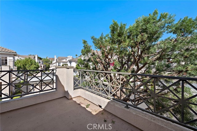 137 Shorebreaker Drive, Laguna Niguel CA: https://media.crmls.org/medias/2fb5a0e1-912c-47fc-b6ae-009052bb12f9.jpg
