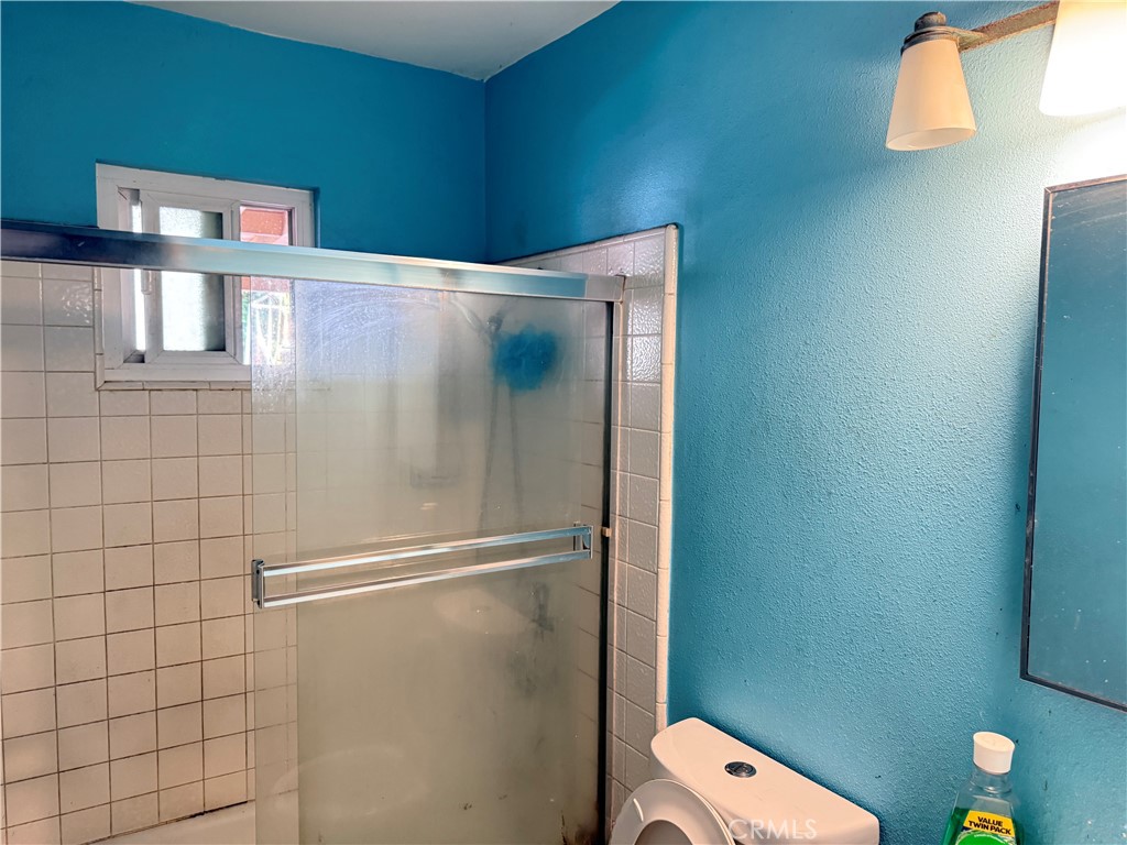 https://media.crmls.org/medias/2fb72a84-7228-40f0-bc52-41a2367850a3.jpg?preset=X-Large