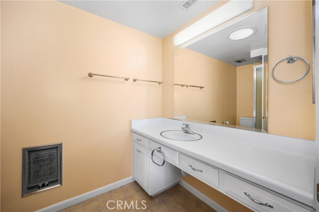 Detail Gallery Image 25 of 35 For 1980 Mckinney Way 13p,  Seal Beach,  CA 90740 - 2 Beds | 2 Baths