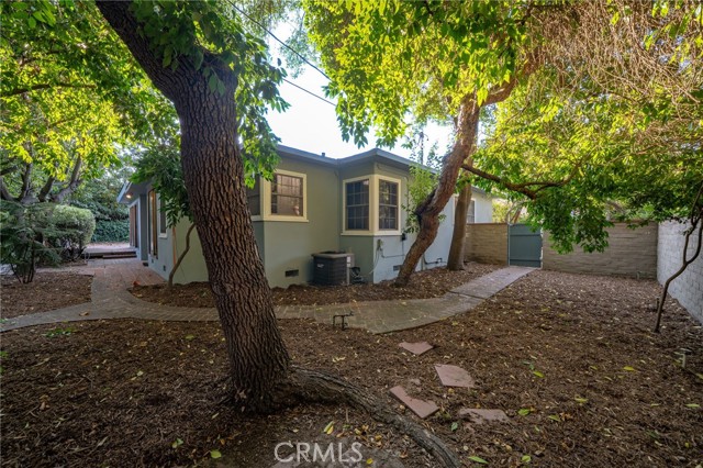 644 W 10th Street, Claremont CA: https://media.crmls.org/medias/2fb80256-a7d8-4744-b5fd-aee40f3f9c01.jpg