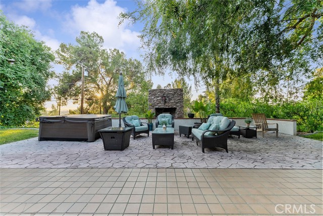 Detail Gallery Image 2 of 50 For 1940 Arroyo Dr, Riverside,  CA 92506 - 4 Beds | 3 Baths