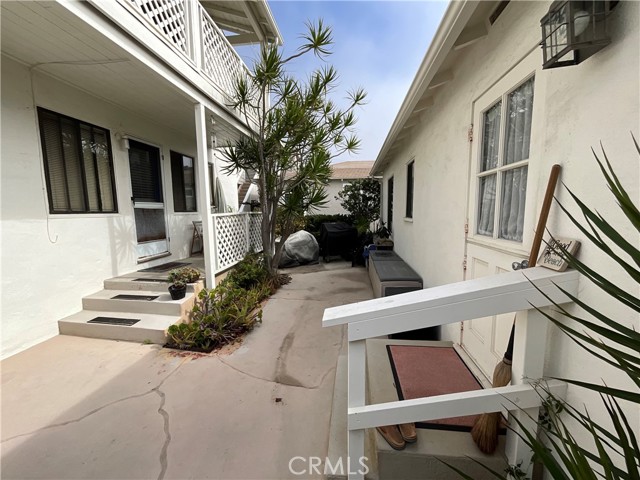 Detail Gallery Image 8 of 17 For 210 Cliff Dr, Laguna Beach,  CA 92651 - – Beds | – Baths