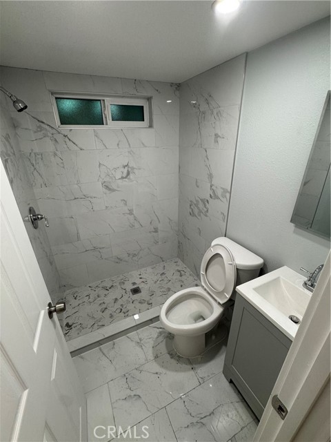 Detail Gallery Image 3 of 7 For 529 E El Segundo Bld #2,  Compton,  CA 90222 - 3 Beds | 2 Baths