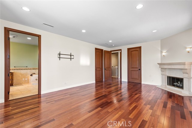 18267 Valley Vista Boulevard, Tarzana CA: https://media.crmls.org/medias/2fbba235-c07a-4fb7-94fc-92ca4a81ee0a.jpg