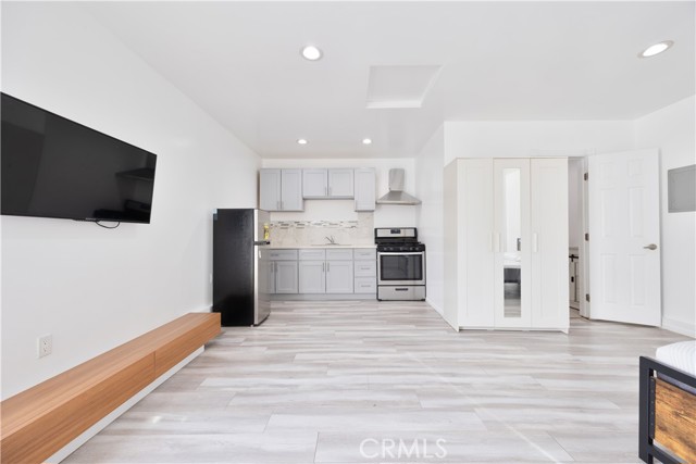 Front Image Thumbnail for CRSR25280205