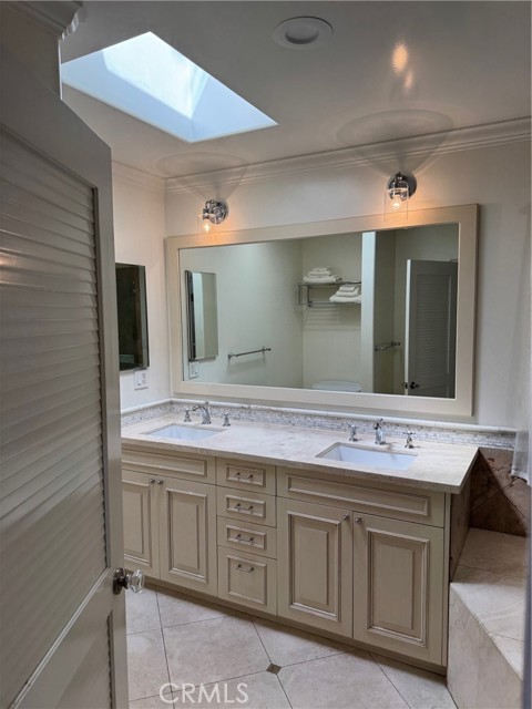 Detail Gallery Image 11 of 16 For 51 Angelo Walk, Long Beach,  CA 90803 - 2 Beds | 1 Baths