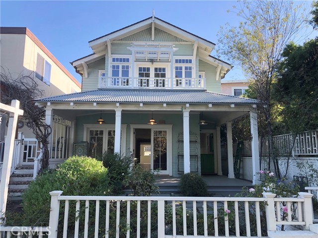 404 17th Street, Manhattan Beach, California 90266, 3 Bedrooms Bedrooms, ,2 BathroomsBathrooms,Residential,Sold,17th,SB21090546