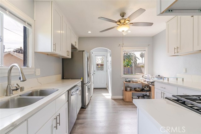 Detail Gallery Image 13 of 28 For 1100 W 103rd St, Los Angeles,  CA 90044 - 2 Beds | 1 Baths